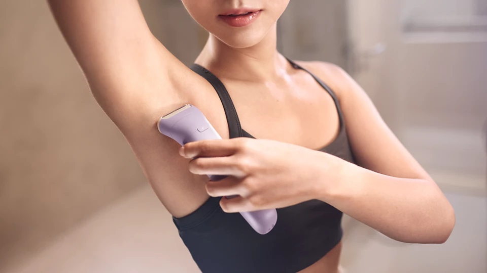 PHILIPS 6000 sērijas bezvada sieviešu skuveklis mitrai un sausai lietošanai - Image 2