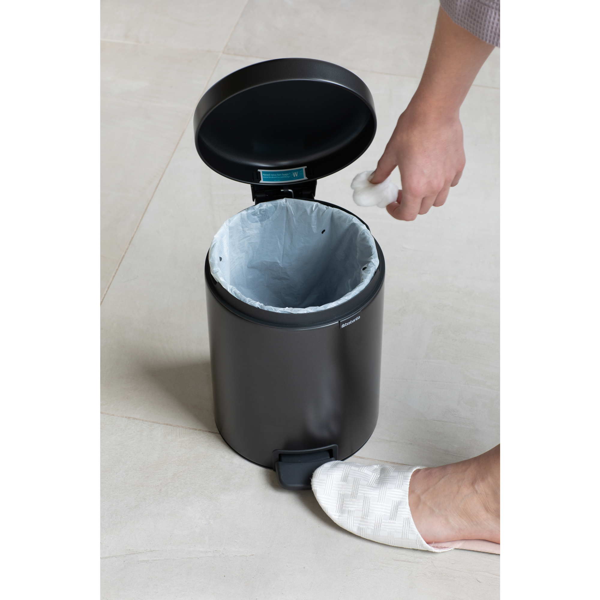 BRABANTIA atkritumu tvertne ar pedāli NewIcon, 5L, Confident Grey - Image 10